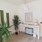 Guest house Domo House